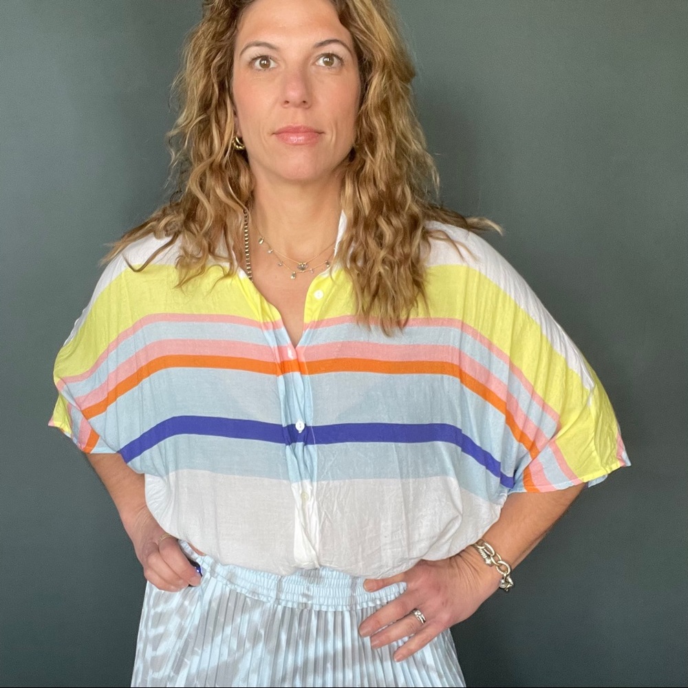 Teoh & Lea Button Down Blouse for Women - Picture 4 of 16